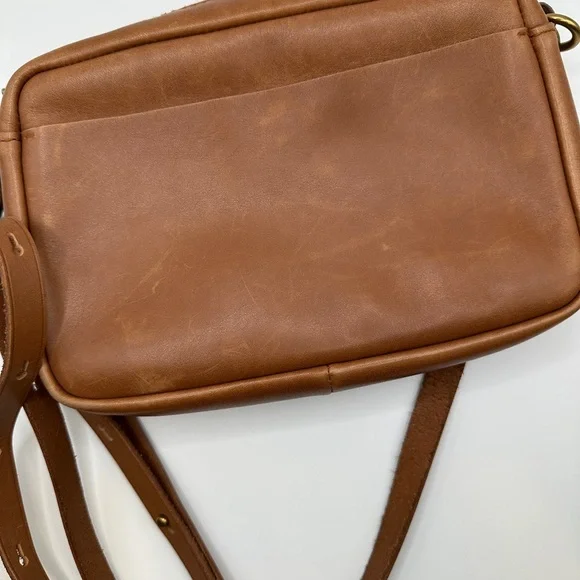 Madewell Leather Carabiner Medium Crossbody Bag - Picture 9 of 9